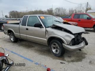 ✅ 2001 Chevrolet S-10 LS • VIN: 1GCCS19W818110432 • Лот: 80749984. Опубликован ранее на Copart с пробегом 199 222 миль. Бесплатный доступ к архиву аукционных продаж из США и подробный отчёт об истории автомобиля на DreamBid. Изображение 4.