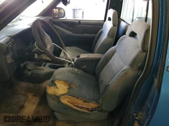 ✅ 1994 Chevrolet S-10 • VIN: 1GCCT14WXR8201833 • Lot: 80542975. Listed on Copart with 228,936 mi. Free auction sales archive from the USA and detailed vehicle history report at DreamBid. Image 7.