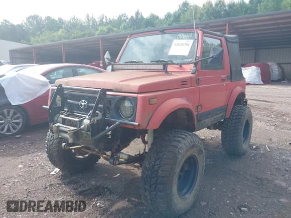 ✅ 1995 Suzuki Samurai • VIN: JS4JC31C0S4100145 • Lot: 42620704. Wystawiony na IAAI z przebiegiem 161 145 mil. Bezpłatny archiwum sprzedaży aukcyjnych z USA i szczegółowy raport historii pojazdu na DreamBid. Zdjęcie 2.