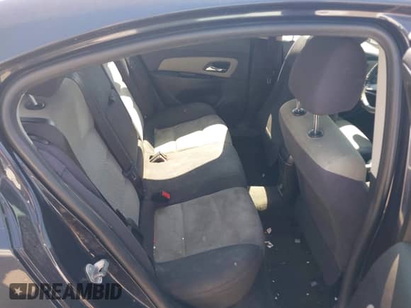 2014 Chevrolet Cruze LS z VIN 1G1PA5SH5E7290061, wystawiony jako IAAI lot #43455620 z przebiegiem 173 763 mil mil oraz . Historia ofert i sprzedaży dostępna na DreamBid. Obrazek 8.