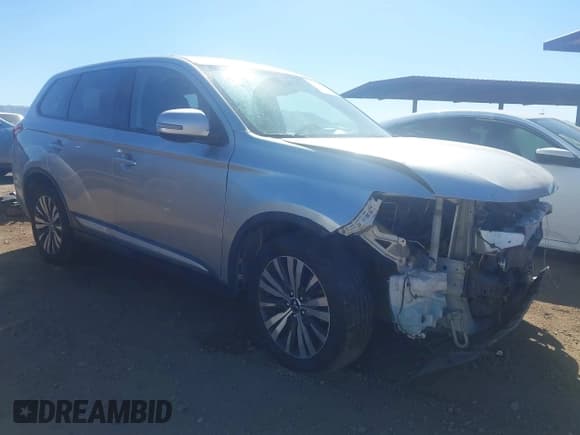 ✅ 2019 Mitsubishi Outlander ES • VIN: JA4AZ3A37KZ027564 • Lot: 43541558. Listed on IAAI with 137,725 mi. Free auction sales archive from the USA and detailed vehicle history report at DreamBid. Image 1.