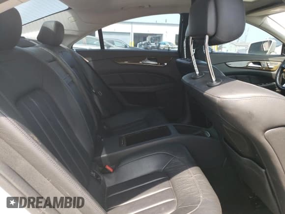 ✅ 2015 Mercedes-Benz CLS 400 • VIN: WDDLJ6HB7FA134399 • Лот: 64468555. Опубликован ранее на Copart с пробегом 110 849 миль. Бесплатный доступ к архиву аукционных продаж из США и подробный отчёт об истории автомобиля на DreamBid. Изображение 10.