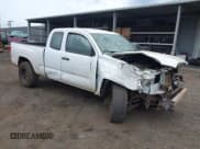 ✅ 2017 Toyota Tacoma SR • VIN: 5TFRX5GN8HX077669 • Лот: 42945490. Опубликован ранее на IAAI с пробегом 110 454 миль. Бесплатный доступ к архиву аукционных продаж из США и подробный отчёт об истории автомобиля на DreamBid. Изображение 1.