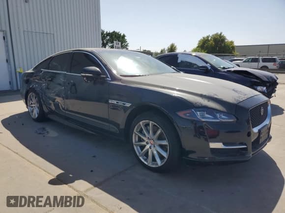 ✅ 2016 Jaguar XJ R-Sport • VIN: SAJWA1C70G8W02383 • Lot: 54580845. Wystawiony na Copart z przebiegiem 43 719 mil. Bezpłatny archiwum sprzedaży aukcyjnych z USA i szczegółowy raport historii pojazdu na DreamBid. Zdjęcie 4.