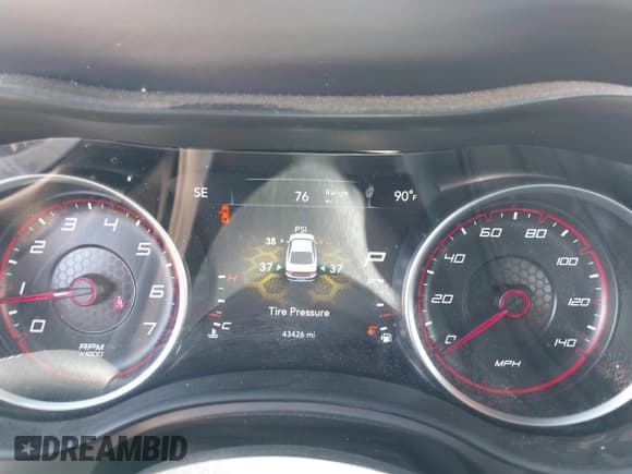 ✅ 2022 Dodge Charger SXT • VIN: 2C3CDXBG8NH201348 • Lot: 42595766. Wystawiony na IAAI z przebiegiem 43 426 mil. Bezpłatny archiwum sprzedaży aukcyjnych z USA i szczegółowy raport historii pojazdu na DreamBid. Zdjęcie 7.