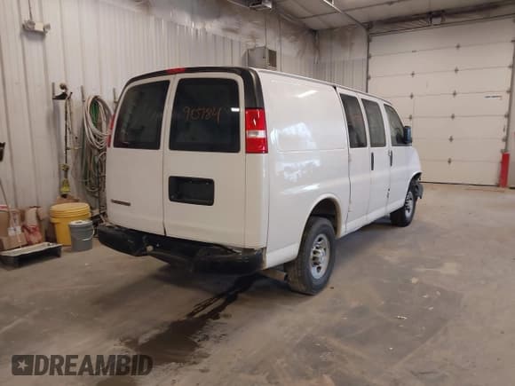 ✅ 2020 Chevrolet Express Cargo • VIN: 1GCZGGFG2L1269258 • Lot: 42290784. Listed on IAAI with 175,462 mi. Free auction sales archive from the USA and detailed vehicle history report at DreamBid. Image 4.