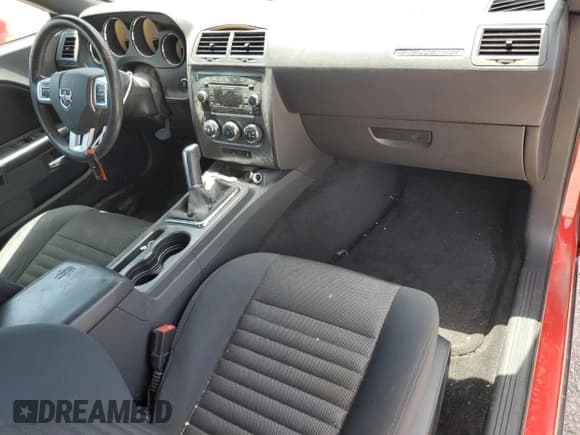 ✅ 2014 Dodge Challenger R/T 100th Anniversary Appearance • VIN: 2C3CDYBT2EH261306 • Lot: 60850764. Wystawiony na Copart z przebiegiem 109 145 mil. Bezpłatny archiwum sprzedaży aukcyjnych z USA i szczegółowy raport historii pojazdu na DreamBid. Zdjęcie 8.