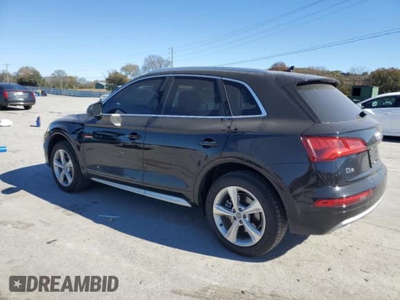 ✅ 2020 Audi Q5 Premium • VIN: WA1ANAFYXL2068611 • Lot: 91819655. Wystawiony na Copart z przebiegiem 74 129 mil. Bezpłatny archiwum sprzedaży aukcyjnych z USA i szczegółowy raport historii pojazdu na DreamBid. Zdjęcie 2.