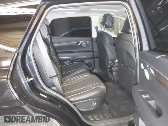 ✅ 2023 Genesis GV80 • VIN: KMUHCESC2PU128982 • Lot: 41795055. Wystawiony na IAAI z przebiegiem 16 222 mil. Bezpłatny archiwum sprzedaży aukcyjnych z USA i szczegółowy raport historii pojazdu na DreamBid. Zdjęcie 8.