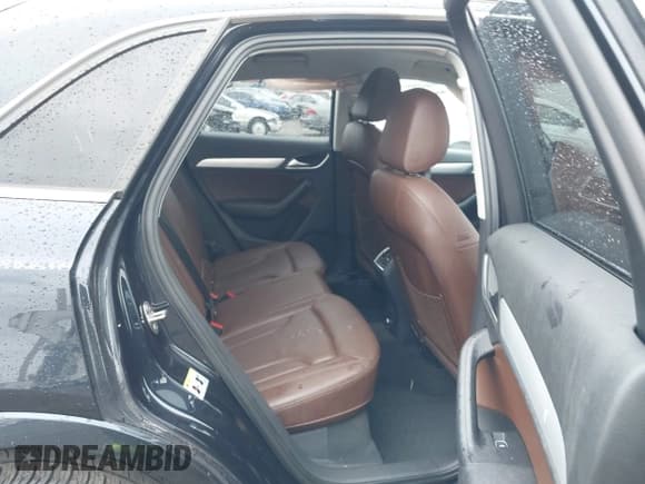 ✅ 2015 Audi Q3 Premium Plus • VIN: WA1EFCFS6FR009282 • Lot: 43742001. Listed on IAAI with 116,020 mi. Free auction sales archive from the USA and detailed vehicle history report at DreamBid. Image 8.