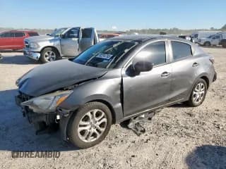 ✅ 2016 Scion iA • VIN: 3MYDLBZV8GY138941 • Lot: 92244765. Wystawiony na Copart z przebiegiem 91 926 mil. Bezpłatny archiwum sprzedaży aukcyjnych z USA i szczegółowy raport historii pojazdu na DreamBid. Zdjęcie 1.