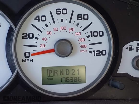 ✅ 2006 Ford Escape XLT • VIN: 1FMYU03106KA84437 • Lot: 43320906. Wystawiony na IAAI z przebiegiem 176 386 mil. Bezpłatny archiwum sprzedaży aukcyjnych z USA i szczegółowy raport historii pojazdu na DreamBid. Zdjęcie 12.