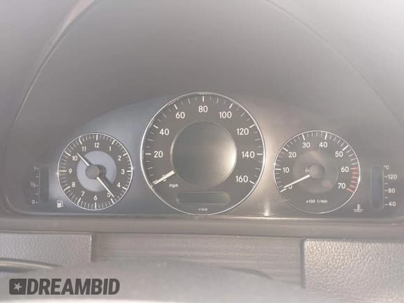 ✅ 2005 Mercedes-Benz CLK 500 • VIN: WDBTJ75J35F142835 • Lot: 41836593. Listed on IAAI with Not provided. Free auction sales archive from the USA and detailed vehicle history report at DreamBid. Image 7.