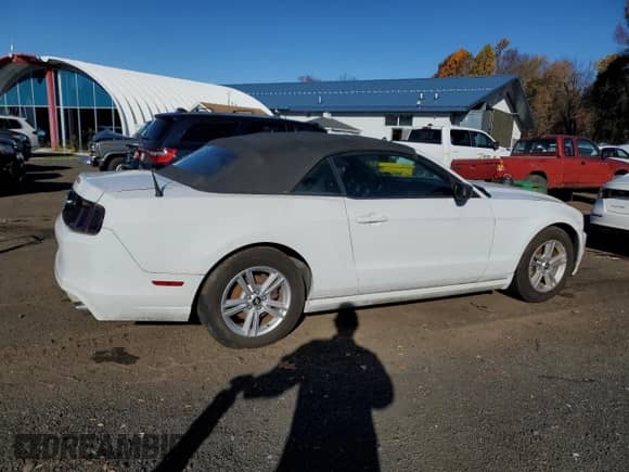 2014 Ford Mustang V6 с VIN 1ZVBP8EM5E5310442, выставлен на аукционе Copart как лот 89859995 с пробегом 110 663 миль миль и Чистый • Clean title. История ставок и продаж доступна на DreamBid. Изображение 3.