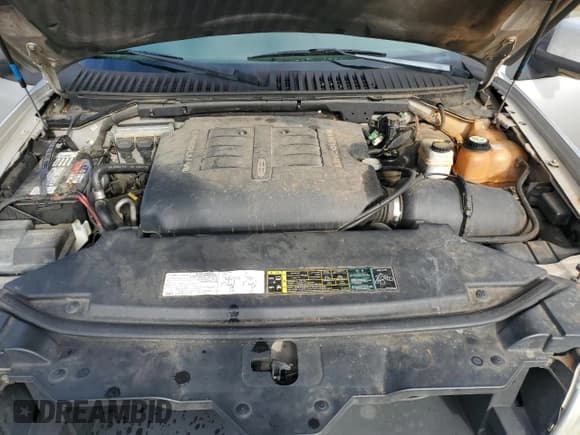 ✅ 2004 Lincoln Navigator Luxury • VIN: 5LMFU27R74LJ04903 • Лот: 41179374. Опубликован ранее на Copart с пробегом 251 101 миль. Бесплатный доступ к архиву аукционных продаж из США и подробный отчёт об истории автомобиля на DreamBid. Изображение 12.