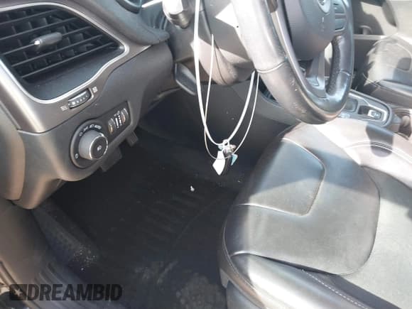 ✅ 2021 Jeep Cherokee Latitude Plus • VIN: 1C4PJLLB1MD125792 • Лот: 41864506. Опубликован ранее на IAAI с пробегом 81 428 миль. Бесплатный доступ к архиву аукционных продаж из США и подробный отчёт об истории автомобиля на DreamBid. Изображение 11.