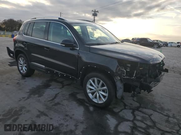 ✅ 2017 Volkswagen Tiguan Wolfsburg Edition • VIN: WVGSV7AX7HW500143 • Лот: 93268975. Опубликован ранее на Copart с пробегом 68 525 миль. Бесплатный доступ к архиву аукционных продаж из США и подробный отчёт об истории автомобиля на DreamBid. Изображение 4.