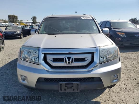 ✅ 2010 Honda Pilot EX-L • VIN: 5FNYF3H58AB016985 • Lot: 70164015. Listed on Copart with 214,309 mi. Free auction sales archive from the USA and detailed vehicle history report at DreamBid. Image 5.