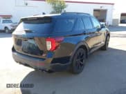 ✅ 2022 Ford Explorer ST • VIN: 1FM5K8GC7NGA83614 • Lot: 43049459. Wystawiony na IAAI z przebiegiem 41 869 mil. Bezpłatny archiwum sprzedaży aukcyjnych z USA i szczegółowy raport historii pojazdu na DreamBid. Zdjęcie 4.