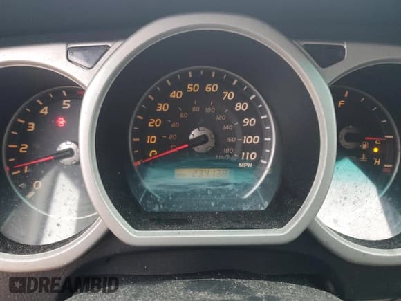 ✅ 2004 Toyota 4Runner Limited • VIN: JTEZU17R740038509 • Lot: 58957465. Wystawiony na Copart z przebiegiem 234 138 mil. Bezpłatny archiwum sprzedaży aukcyjnych z USA i szczegółowy raport historii pojazdu na DreamBid. Zdjęcie 9.