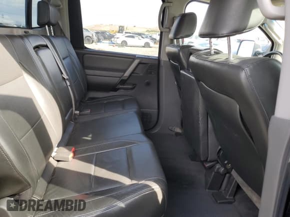 ✅ 2005 Nissan Titan SE • VIN: 1N6AA07A55N503384 • Lot: 51295665. Wystawiony na Copart z przebiegiem 92 942 mil. Bezpłatny archiwum sprzedaży aukcyjnych z USA i szczegółowy raport historii pojazdu na DreamBid. Zdjęcie 10.