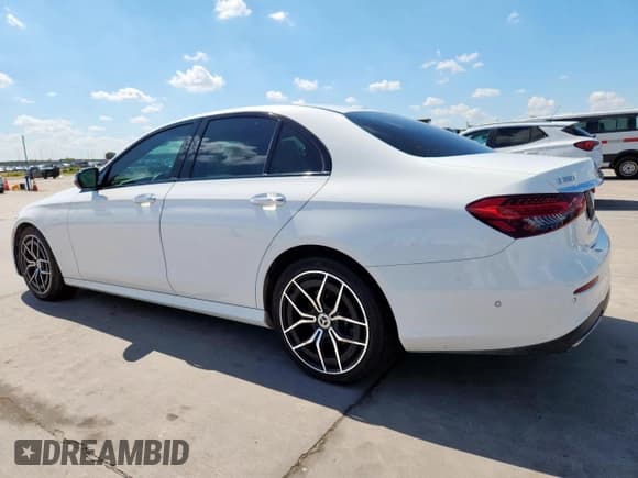 ✅ 2022 Mercedes-Benz E 350 • VIN: W1KZF8DB9NB089763 • Lot: 81626295. Listed on Copart with 57,461 mi. Free auction sales archive from the USA and detailed vehicle history report at DreamBid. Image 2.