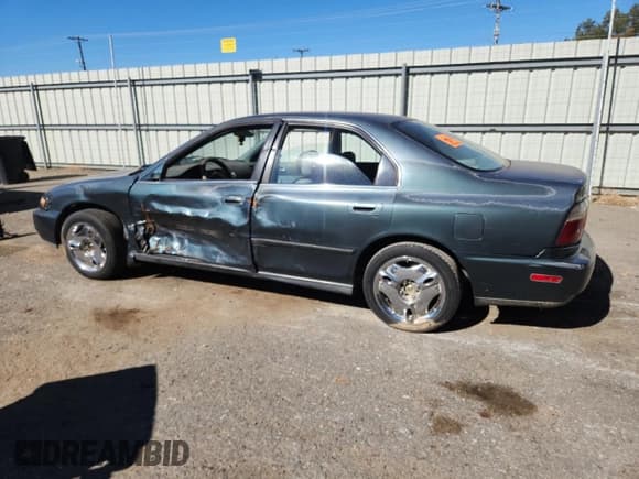 ✅ 1996 Honda Accord LX • VIN: 1HGCD5639TA111890 • Lot: 91898565. Wystawiony na Copart z przebiegiem 92 921 mil. Bezpłatny archiwum sprzedaży aukcyjnych z USA i szczegółowy raport historii pojazdu na DreamBid. Zdjęcie 2.