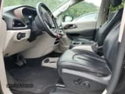 ✅ 2018 Chrysler Pacifica Touring L • VIN: 2C4RC1BG2JR114345 • Lot: 90875765. Listed on Copart with 114,682 mi. Free auction sales archive from the USA and detailed vehicle history report at DreamBid. Image 7.