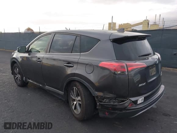 ✅ 2018 Toyota RAV4 XLE • VIN: JTMRFREV5JJ241482 • Лот: 43486718. Опубликован ранее на IAAI с пробегом 34 423 миль. Бесплатный доступ к архиву аукционных продаж из США и подробный отчёт об истории автомобиля на DreamBid. Изображение 6.