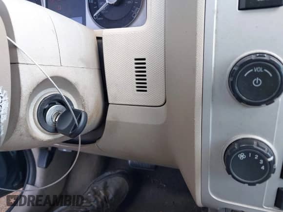 2010 Mercury Mariner Premier с VIN 4M2CN8H75AKJ19628, выставлен на аукционе IAAI как лот 43249144 с пробегом 101 668 миль миль и . История ставок и продаж доступна на DreamBid. Изображение 11.