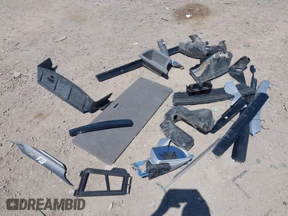 ✅ 2007 Saturn VUE I4 Hybrid • VIN: 5GZCZ33Z17S878452 • Lot: 42683542. Wystawiony na IAAI z przebiegiem 174 225 mil. Bezpłatny archiwum sprzedaży aukcyjnych z USA i szczegółowy raport historii pojazdu na DreamBid. Zdjęcie 12.