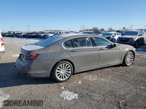 ✅ 2022 BMW 7 Series 740i xDrive • VIN: WBA7T4C04NCH30881 • Lot: 41772165. Listed on Copart with 23,874 mi. Free auction sales archive from the USA and detailed vehicle history report at DreamBid. Image 3.