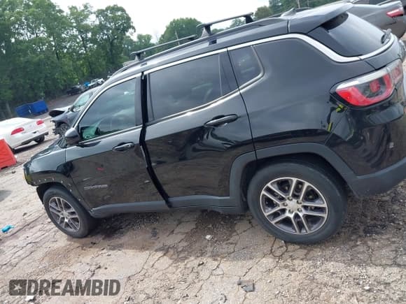 ✅ 2019 Jeep Compass Altitude • VIN: 3C4NJCBB7KT832430 • Lot: 42319691. Wystawiony na IAAI z przebiegiem 87 468 mil. Bezpłatny archiwum sprzedaży aukcyjnych z USA i szczegółowy raport historii pojazdu na DreamBid. Zdjęcie 15.