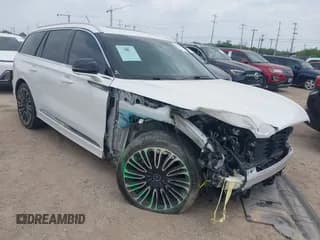 ✅ 2023 Lincoln Aviator Black Label • VIN: 5LM5J9XC6PGL07660 • Lot: 42157782. Wystawiony na IAAI z przebiegiem 28 455 mil. Bezpłatny archiwum sprzedaży aukcyjnych z USA i szczegółowy raport historii pojazdu na DreamBid. Zdjęcie 1.