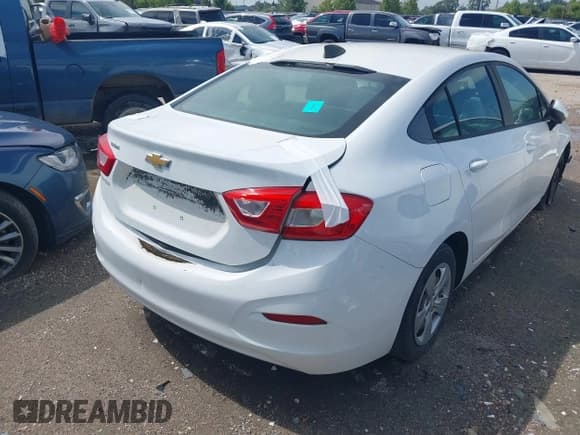 ✅ 2016 Chevrolet Cruze LS • VIN: 1G1BC5SM0G7252578 • Lot: 28802956. Listed on IAAI with 92,892 mi. Free auction sales archive from the USA and detailed vehicle history report at DreamBid. Image 4.