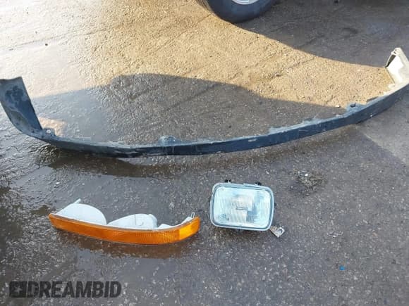 ✅ 2017 Chevrolet Express Cargo • VIN: 1GCWGBFF8H1351757 • Lot: 43738063. Listed on IAAI with 150,892 mi. Free auction sales archive from the USA and detailed vehicle history report at DreamBid. Image 12.