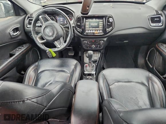 ✅ 2018 Jeep Compass Limited • VIN: 3C4NJDCB2JT479808 • Лот: 94268915. Опубликован ранее на Copart с пробегом 125 036 миль. Бесплатный доступ к архиву аукционных продаж из США и подробный отчёт об истории автомобиля на DreamBid. Изображение 8.