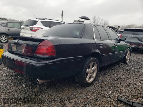✅ 2003 Mercury Marauder • VIN: 2MEHM75V63X677322 • Lot: 45084025. Wystawiony na Copart z przebiegiem 169 785 mil. Bezpłatny archiwum sprzedaży aukcyjnych z USA i szczegółowy raport historii pojazdu na DreamBid. Zdjęcie 3.