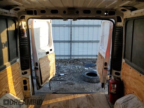 ✅ 2014 Ram ProMaster Cargo • VIN: 3C6TRVAG8EE124938 • Lot: 47112525. Wystawiony na Copart z przebiegiem 110 608 mil. Bezpłatny archiwum sprzedaży aukcyjnych z USA i szczegółowy raport historii pojazdu na DreamBid. Zdjęcie 10.