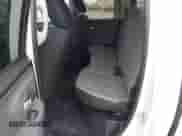 2024 Ram 1500 SLT z VIN 1C6RR7GG3RS157779, wystawiony jako IAAI lot #42488148 z przebiegiem 34 814 mil mil oraz . Historia ofert i sprzedaży dostępna na DreamBid. Obrazek 8.