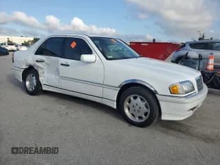 ✅ 1999 Mercedes-Benz C 230/260/280/320 • VIN: WDBHA24G5XA780454 • Lot: 73794674. Wystawiony na Copart z przebiegiem 90 578 mil. Bezpłatny archiwum sprzedaży aukcyjnych z USA i szczegółowy raport historii pojazdu na DreamBid. Zdjęcie 4.