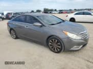 ✅ 2013 Hyundai Sonata SE • VIN: 5NPEC4AC5DH619635 • Lot: 68629504. Wystawiony na Copart z przebiegiem Nie podano. Bezpłatny archiwum sprzedaży aukcyjnych z USA i szczegółowy raport historii pojazdu na DreamBid. Zdjęcie 4.