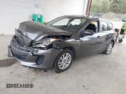 ✅ 2013 Mazda 3 i Touring • VIN: JM1BL1LP8D1738868 • Лот: 43429636. Опубликован ранее на IAAI с пробегом 96 997 миль. Бесплатный доступ к архиву аукционных продаж из США и подробный отчёт об истории автомобиля на DreamBid. Изображение 2.