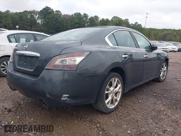 2012 Nissan Maxima S z VIN 1N4AA5AP5CC810159, wystawiony jako IAAI lot #43502711 z przebiegiem 238 815 mil mil oraz . Historia ofert i sprzedaży dostępna na DreamBid. Obrazek 4.