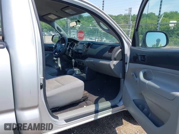 ✅ 2013 Toyota Tacoma • VIN: 5TFNX4CN5DX020824 • Lot: 42377895. Wystawiony na IAAI z przebiegiem 180 435 mil. Bezpłatny archiwum sprzedaży aukcyjnych z USA i szczegółowy raport historii pojazdu na DreamBid. Zdjęcie 5.