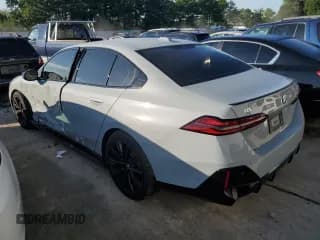 ✅ 2024 BMW i5 M60 • VIN: WBY43FK06RCR11498 • Lot: 66786124. Wystawiony na Copart z przebiegiem 3 017 mil. Bezpłatny archiwum sprzedaży aukcyjnych z USA i szczegółowy raport historii pojazdu na DreamBid. Zdjęcie 2.
