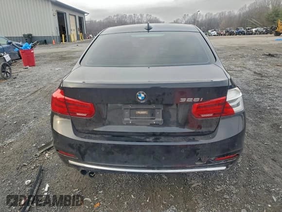 ✅ 2016 BMW 3 Series 328i • VIN: WBA8E9C59GK647069 • Lot: 94022585. Wystawiony na Copart z przebiegiem Nie podano. Bezpłatny archiwum sprzedaży aukcyjnych z USA i szczegółowy raport historii pojazdu na DreamBid. Zdjęcie 6.