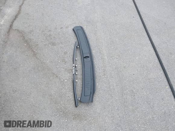 2025 Jeep Grand Cherokee Altitude X with VIN 1C4RJGAG6SC266049, listed as a IAAI auction lot 42430965 with 2,197 mi miles and . Bid and sale history available at DreamBid. Image 12.