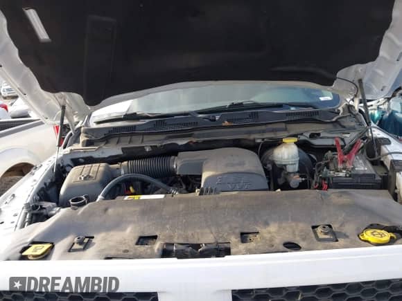 2018 Ram 1500 Tradesman z VIN 1C6RR6FG3JS325422, wystawiony jako IAAI lot #41674052 z przebiegiem 136 502 mil mil oraz . Historia ofert i sprzedaży dostępna na DreamBid. Obrazek 10.