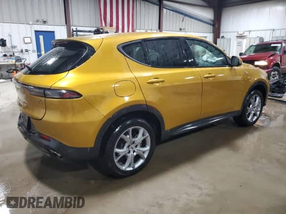 2024 Dodge Hornet R/T z VIN ZACPDFCW4R3A12088, wystawiony jako Copart lot #52515655 z przebiegiem 21 696 mil mil oraz Szkoda całkowita • Salvage title. Historia ofert i sprzedaży dostępna na DreamBid. Obrazek 3.